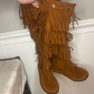 Minnetonka Tan Suede Fringe Boots